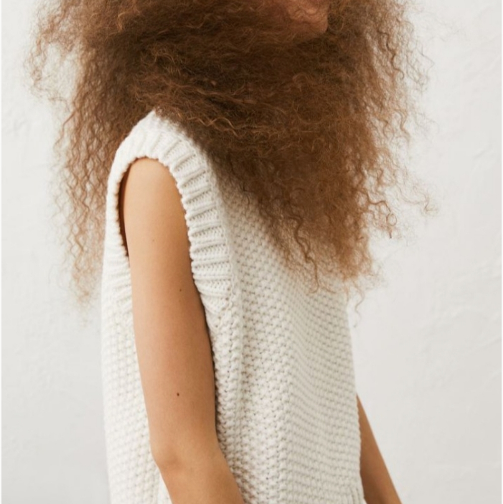 ⛔SOLD⛔🆕️ NWT H&M Knit Sweater Vest in 'White' - Picture 3 of 14